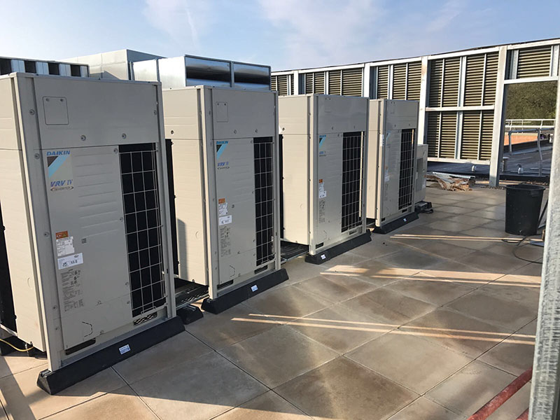 Hệ thống máy lạnh VRV được sử dụng nhiều trong các công trình lớn